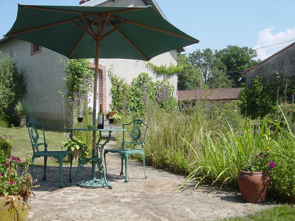 Chez Tartaud Villa Lathus St Remy Rum bild